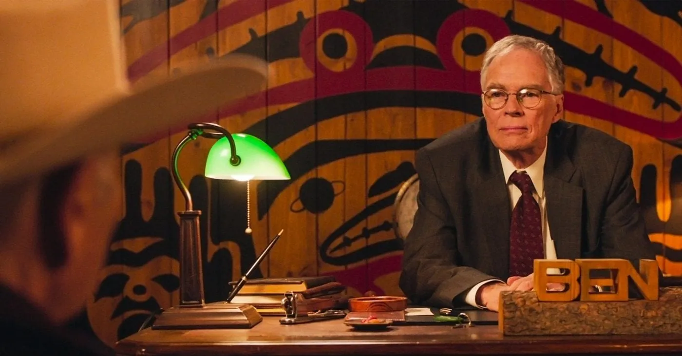 Ben Horne talks to Frank Truman in his office