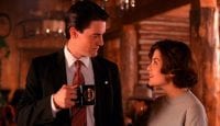 Audrey Horne and Dale Cooper drinking coffee