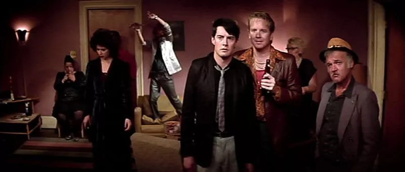 a bizarre party in Blue Velvet