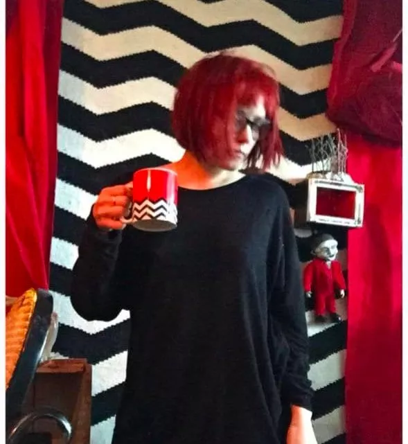 Gisela with Twin Peaks objects