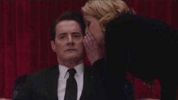 Laura palmer whispers in agent coopers ear
