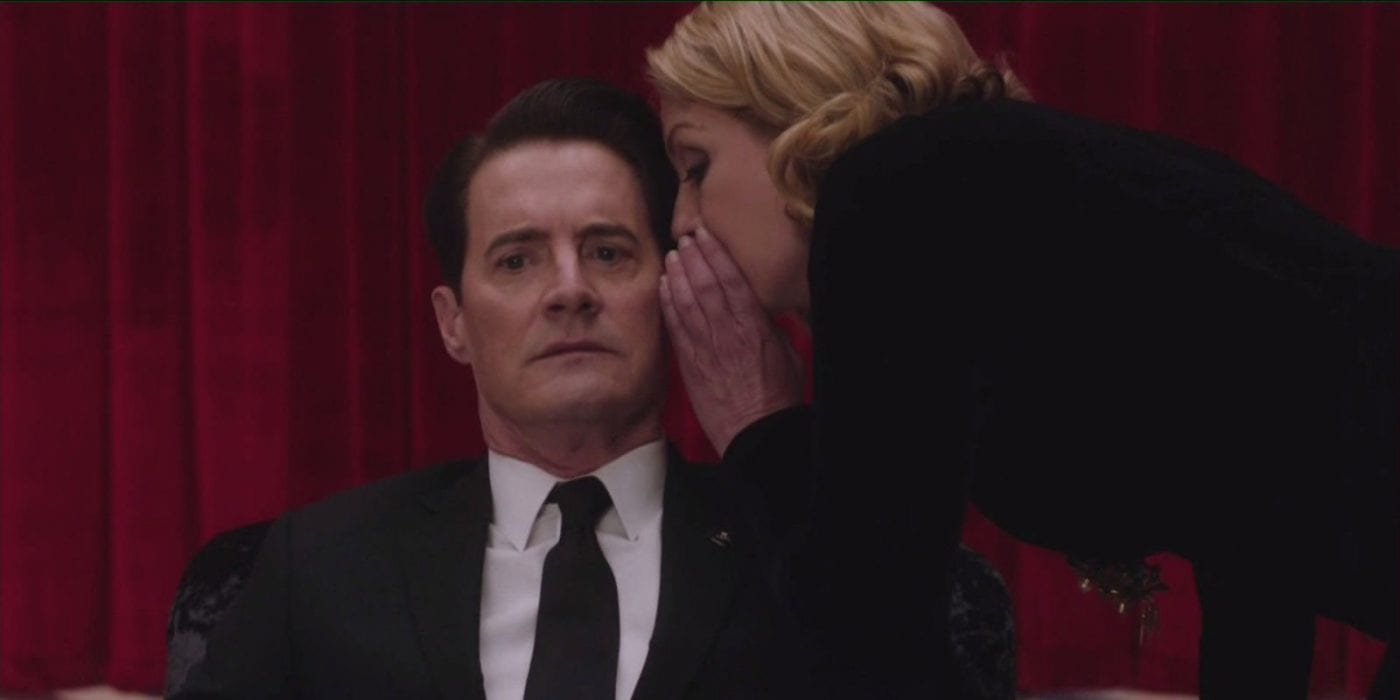 Laura Palmer whispers in Dale Coopers ear in the Black Lodge
