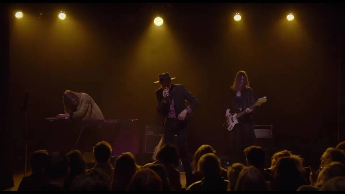 the veils at the roadhouse