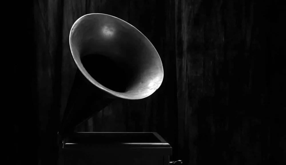 A gramophone in Twin Peaks S3 A gramophone in Twin Peaks S3