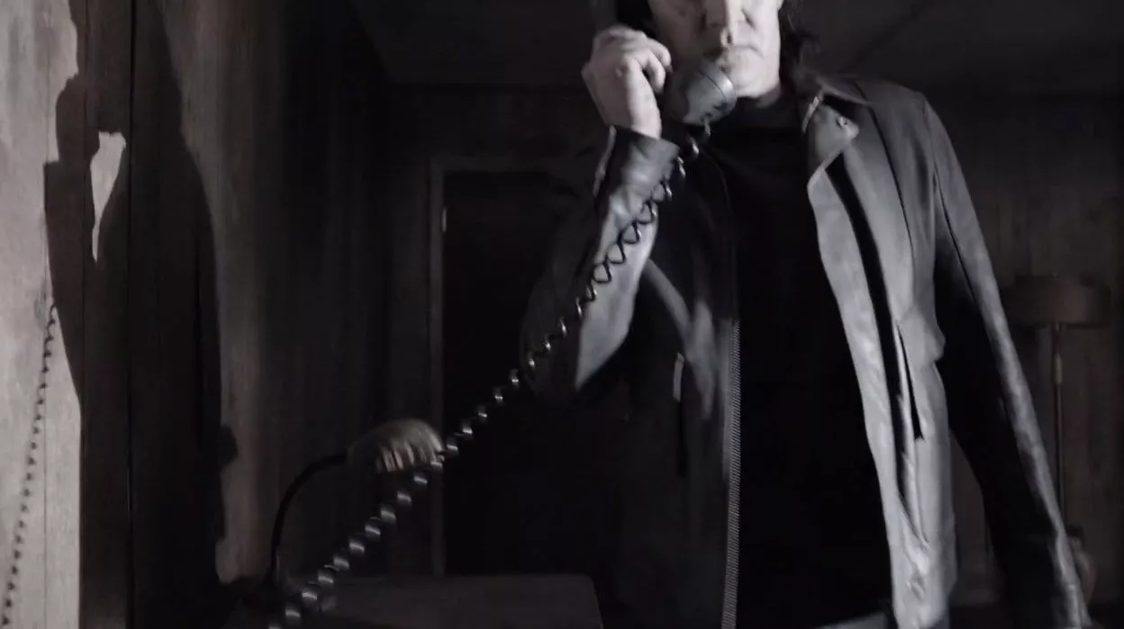 Mr C picks up the phone at the Dutchmans