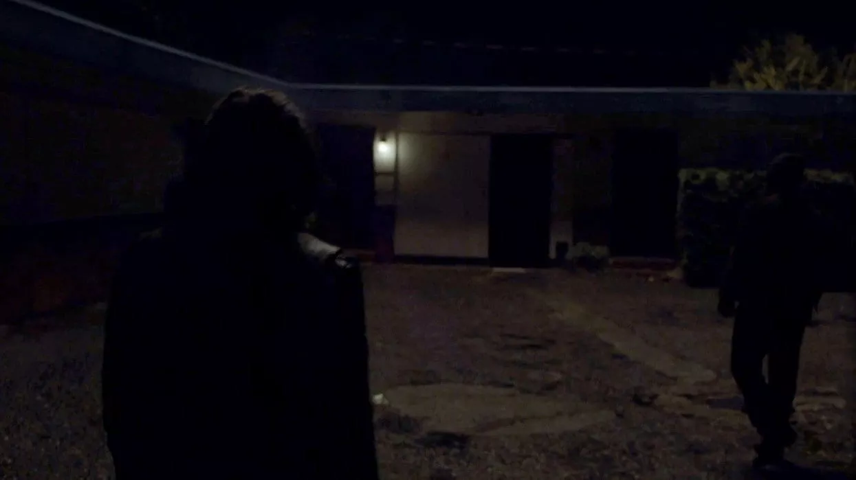 Mr C arrives at the Dutchmans motel