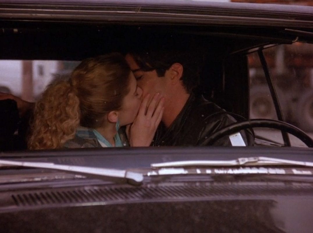 Shelly and Bobby kissing in the car in Twin Peaks