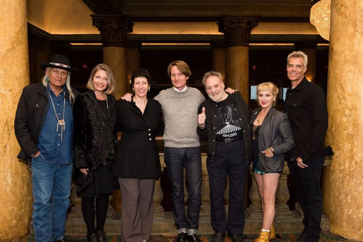 Andy Hazel the host of Conversations with the Stars, Melbourne, along with the cast of Twin Peaks