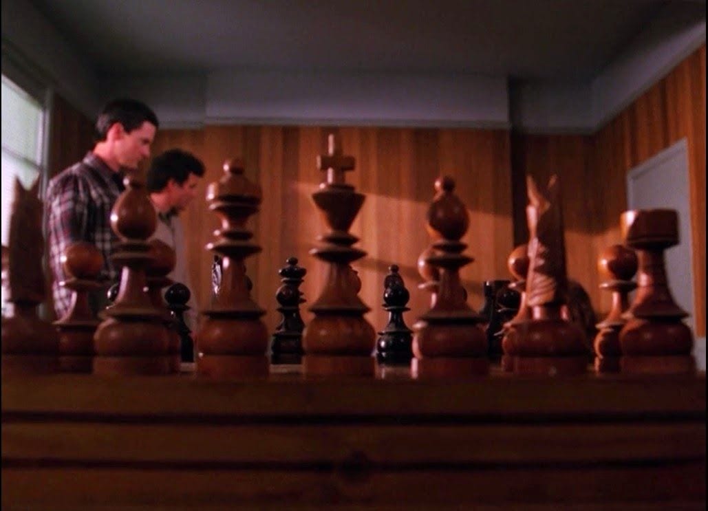 Chess board in Twin Peaks with Cooper and Truman