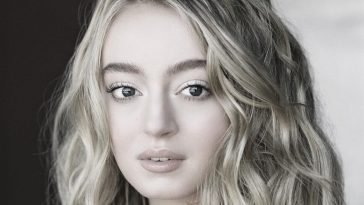 Savannah Kennick, from Arrested Development Season 5