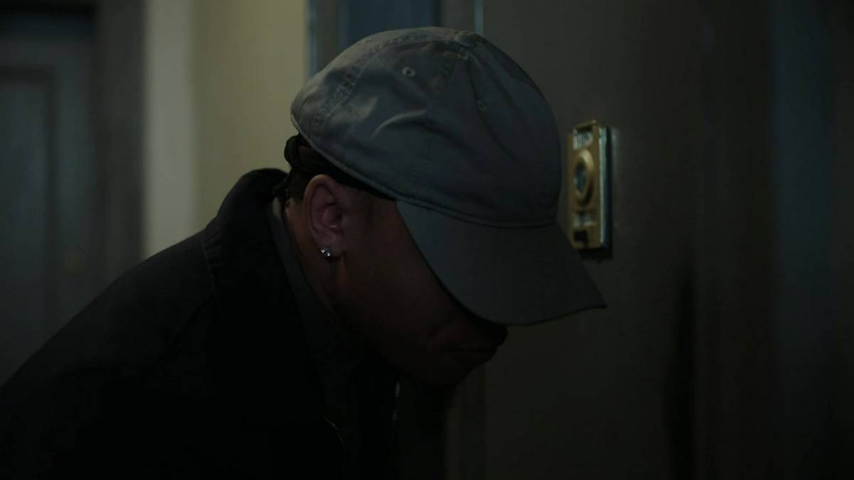 Dre waits in a disguise at Maria’s door