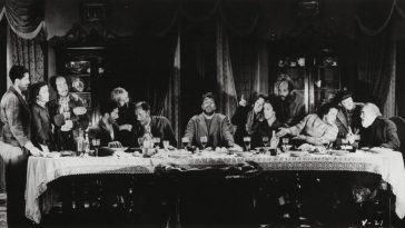 A group of beggars re-enact Da Vinci's Last Supper in Luis Bunuel's Viridiana (1961)