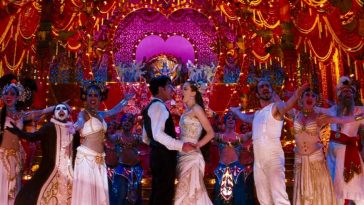 Christian (Ewan McGregor) and Satine (Nicole Kidman) sing together at the end of Moulin Rouge