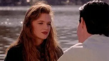 Annie Blackburn talks to Special Agent Dale Cooper in win Peaks Variations on Relations
