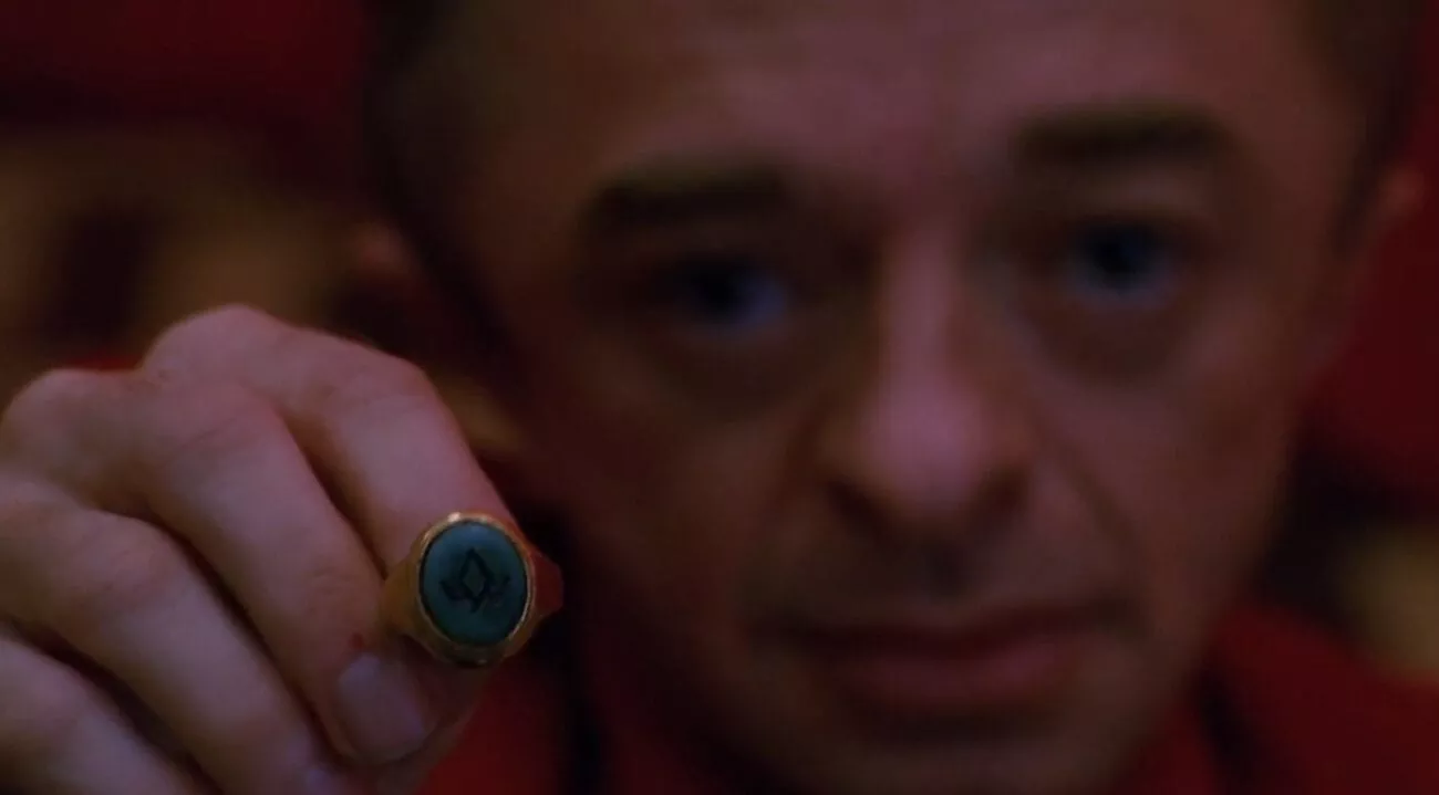 The Man From Another Place offering the owl ring. 