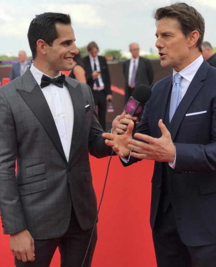 Chris Van Vliet interviews Tom Cruise on the red carpet in Paris