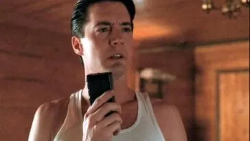 Cooper talking to Diane about JFK through his dictaphone.