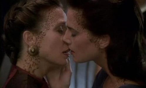 Lenara and Jadzia share a kiss