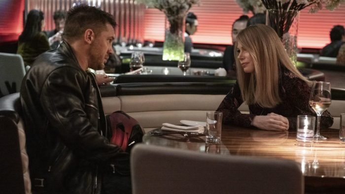 Eddie meets Anne for dinner to talk.