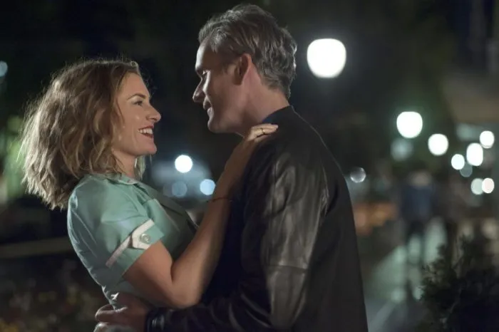 Shelly embraces Red in Twin Peaks: The Return