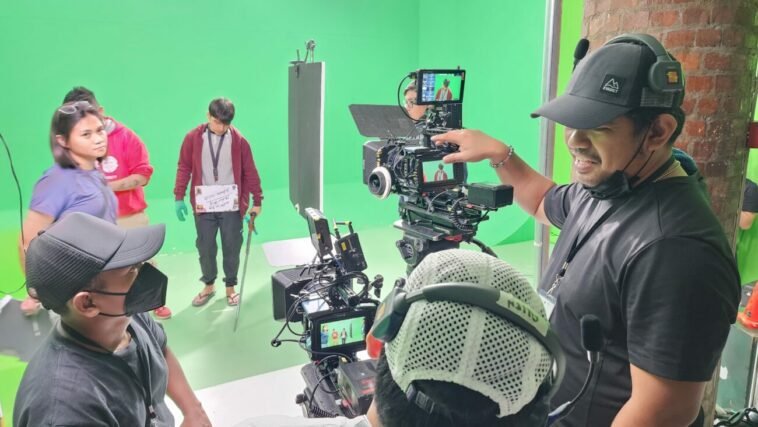 Carl Joseph Papa directing a scene of The Missing