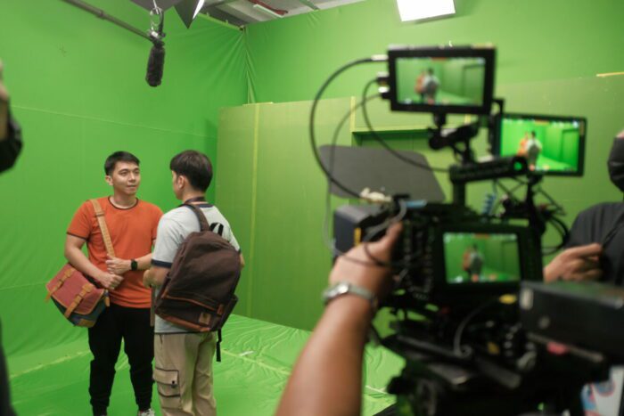 Gio Gahol and Carlo Aquino on the set of The Missing