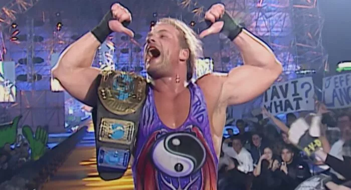 Rob Van Dam poses for the crowd