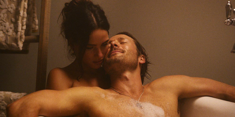 The two leads of Hit Man having a bath together.