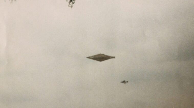 An image of a UFO in the sky.