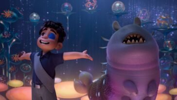 Elio and Glordon looking up