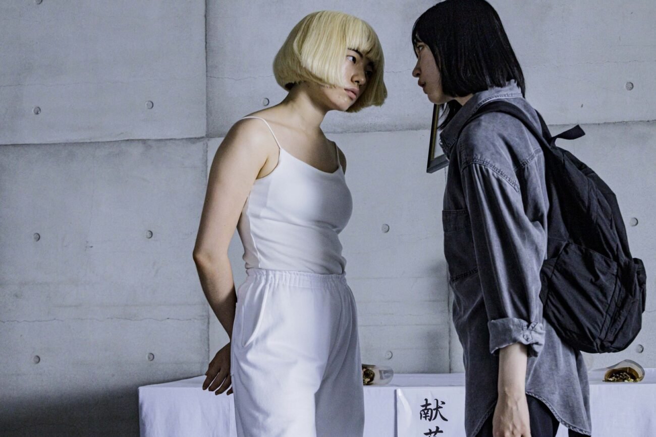 Rumi (Mai Fukagawa) facing off against Sanae (Sara Minami) in Mag Mag